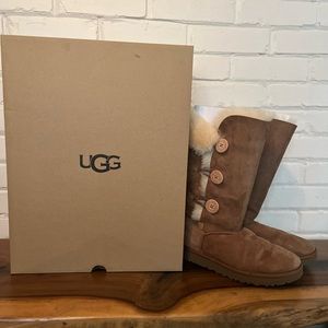 Ugg Bailey Button Triplet II Boot